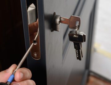 Installation of lock and door handle to interior doors